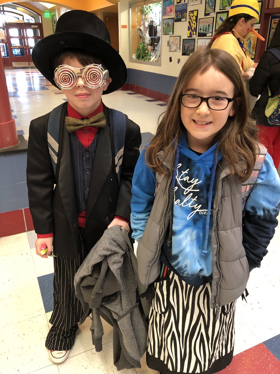 Sparrows Point Middle School students helped us celebrate RAAW by reading to our elementary students at Edgemere Ele! #ReadAcrossAmericaDay