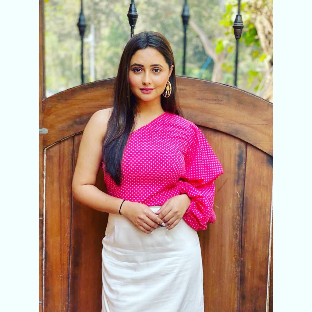 TheRashamiDesai's tweet photo. There I power in kindnesses😇😇
Happy Tuesday 💕💕💕
What is you inner power? https://t.co/6ydvtLAdZP