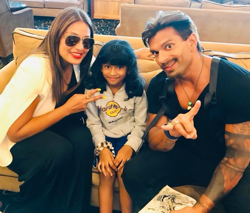 Karan Singh Grover tweet media