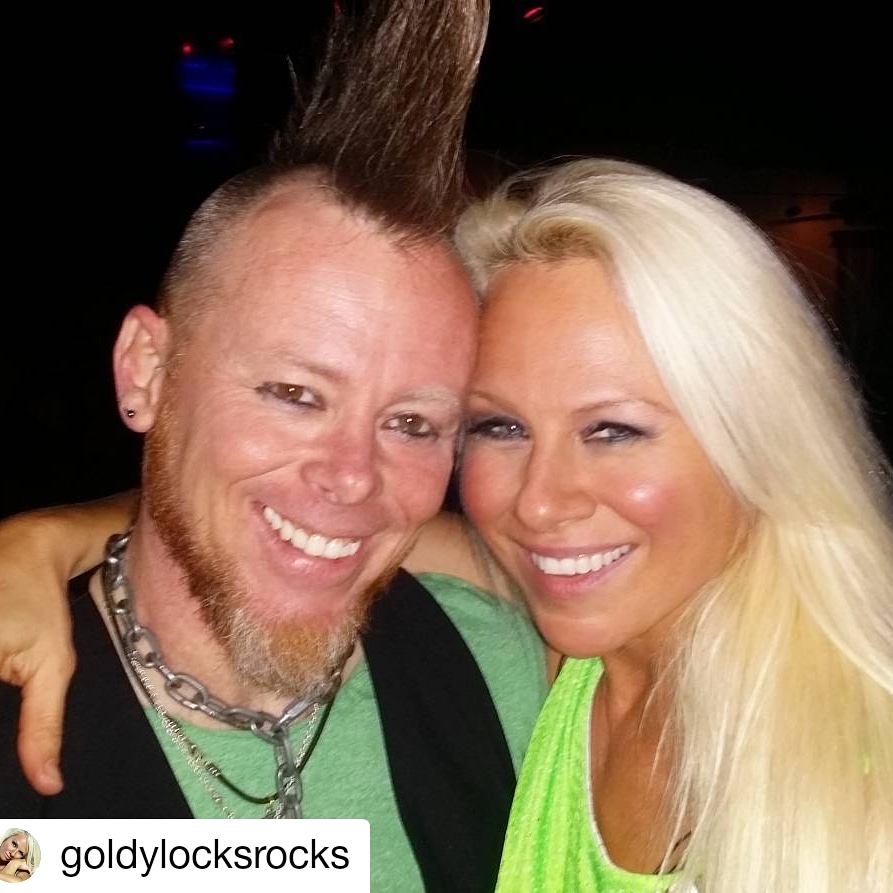 Goldylocksrocks's tweet photo. Please take a minute and follow my #TNBFF and drummer @drumninja6. He's working on an awesome YouTube page as well. Find him there. It takes seconds and helps build his brand. ❤️👊🏼🏆.
.
#GoldylockSBand #bff #bffgoals #RodSaylor #rodsaylordrummer #drummer #nashvilledrummer https://t.co/1wmc7EC2Tp