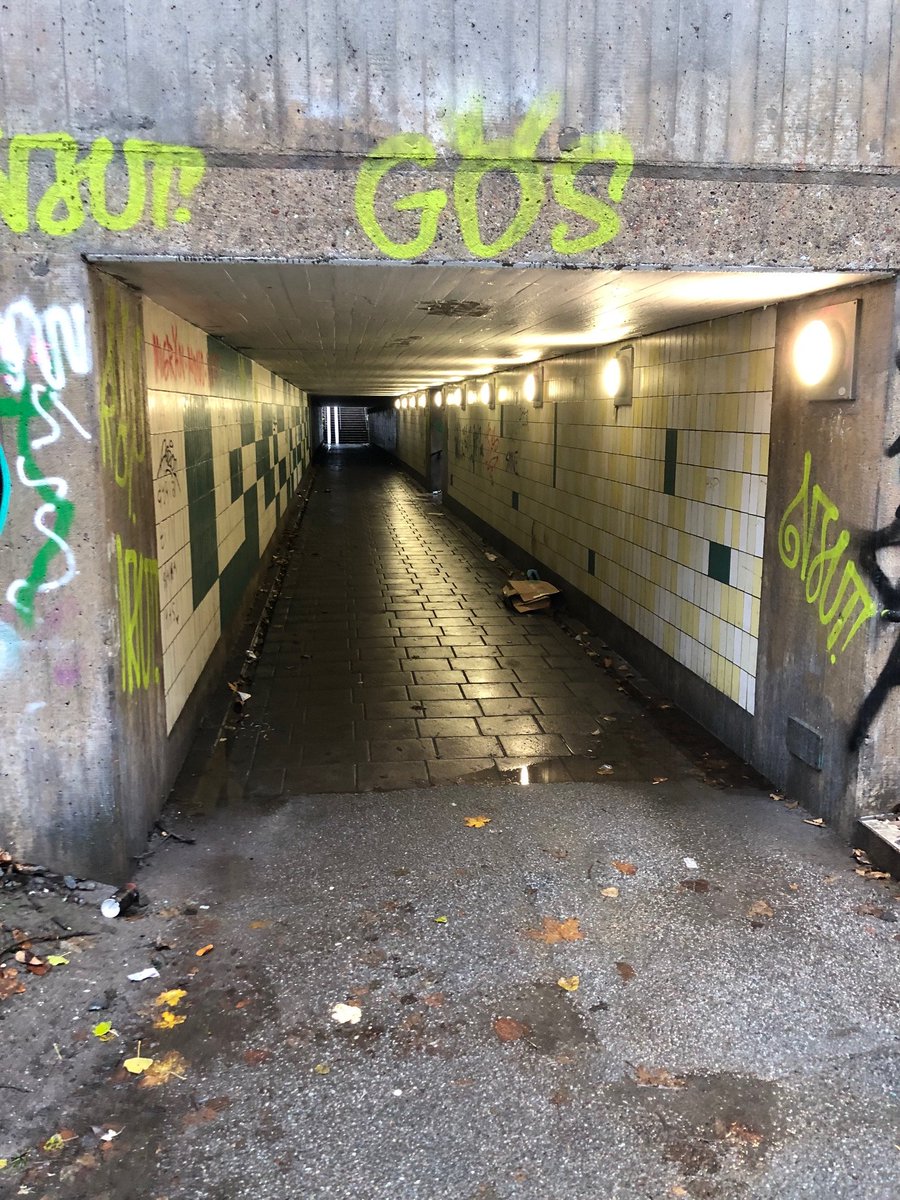 TTunnlar's tweet photo. Många kommuner och fastighetsägare har problem med skadegörelse och otrygghet i tunnlar som byggts för att öka trafiksäkerheten. Följ med @TryggareSverige och oss på tunnelvandring 18 mars och se hur man skapar trygga tunnlar. Anmäl (kostnadsfritt) på https://t.co/uCCk5TpYeD https://t.co/x5tjkQ82hy