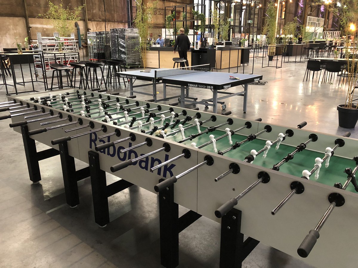 Kickerprofs's tweet image. Ze kunnen er geen genoeg van krijgen @werkspoorkathedraal #event #haveabreak #tafelvoetbal #xl kickerprofs.nl/losse-verhuur/…