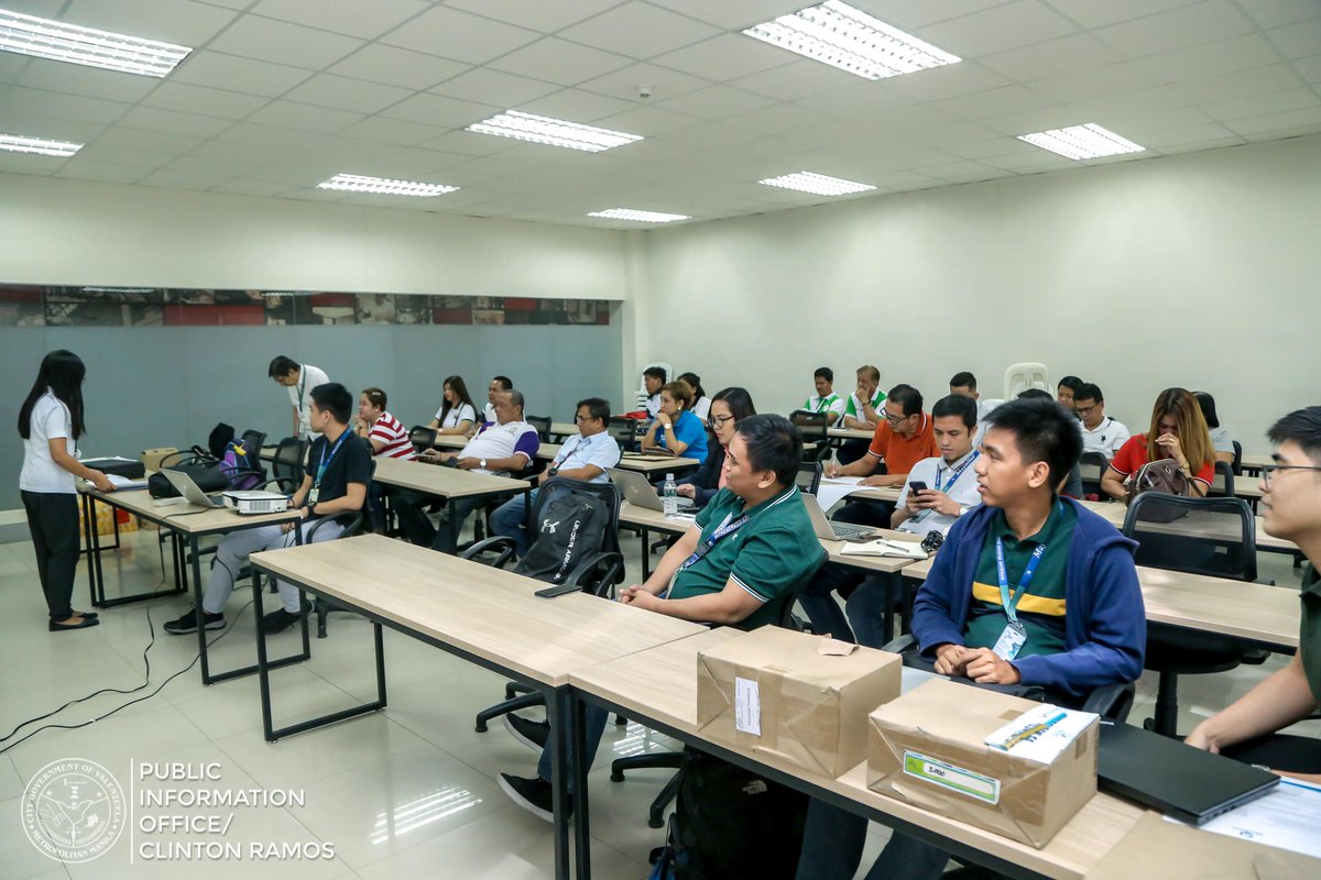 valenzuelacity's tweet photo. To further promote health and safe sanitation systems and practices in the city, the local government holds a City-Level Community Briefing on Sanitation and Desludging Services at the ALERT Center. Liga ng mga Barangay officials and members attended the meeting. #LiveableCities https://t.co/rDZeSFQVXZ