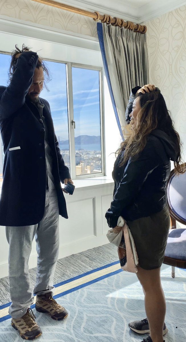 ch0ubella's tweet photo. Keanu shook my hand, asked for my name, suggested that we take a photo, asked to make sure the photo was good and then HUGGED me 🤗 I’m happy because I felt that I was able to brighten his day (look at that laugh!) the way he brightened mine. #keanu #keanureeves #matrix #matrix4 https://t.co/px09IULPF7