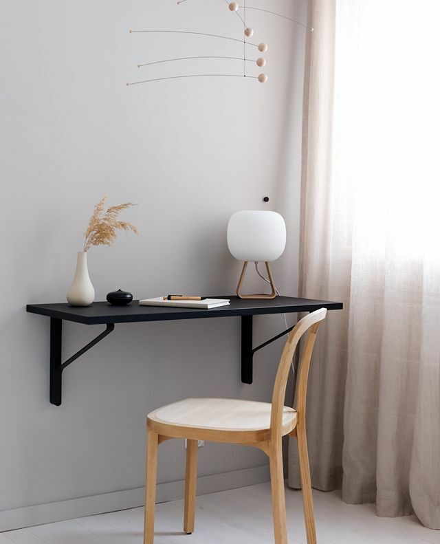 This beautiful combination of oak and glass brings a gentle light to your office, bedroom or any space in your home.⁠
.⁠
.⁠
#himmee #toadlamp #tablelamp #finnishdesign⁠
#designlamp #homelighting #nordichome ⁠
#scandinaviandesign  #scandinaviansty… ift.tt/2vzK6Gj
