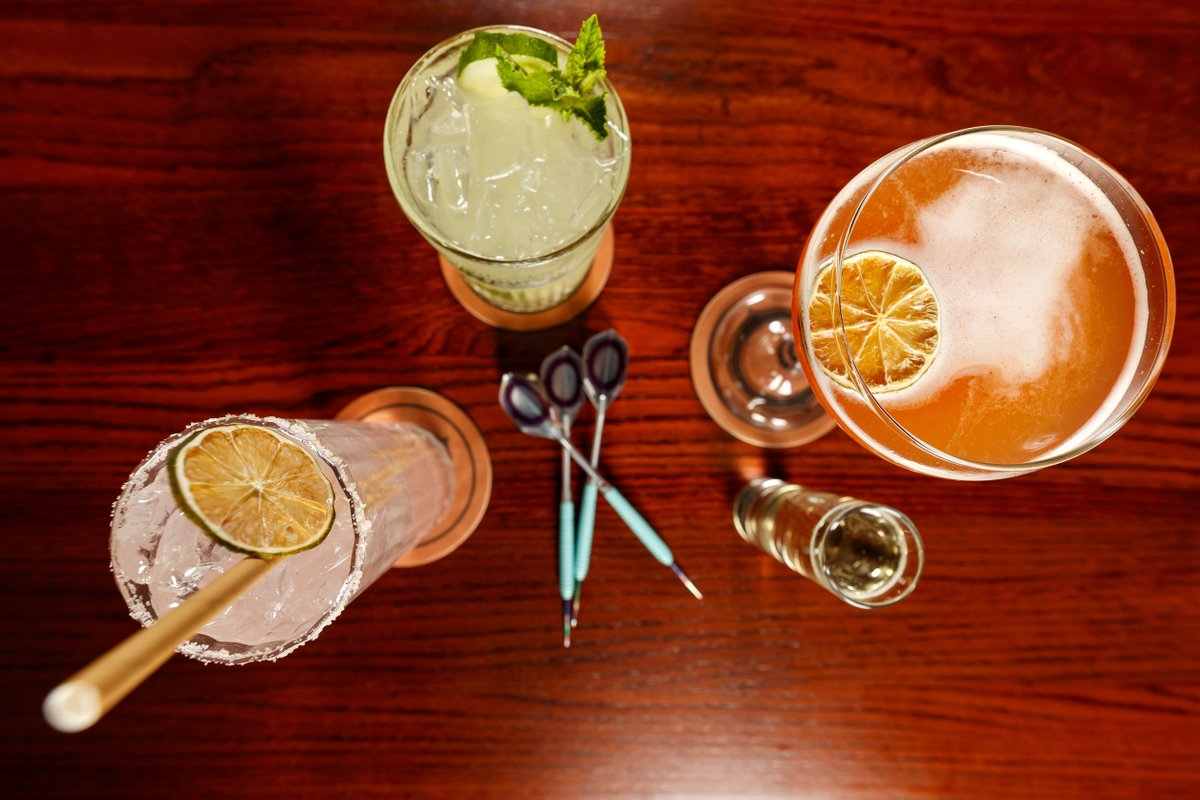 OcheAus's tweet photo. Need to unwind? Join us for cocktails 🍸

We're open Midday to Midnight so book online, call or just come on in.

COCKTAILS | FOOD | BEER | DARTS 🎯

#brisbaneanyday #whatsoninbrisbane #brisbane #fortitudevalley #brisbanecocktails https://t.co/tYlvf39wyA