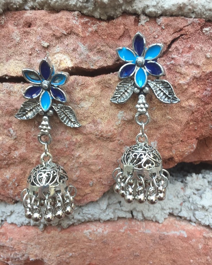 zellowcart's tweet photo. Beautiful colour jhumki sold

#jhumka #oxidisedjewellery #meenakariearrings #oxidizedjewelry #mirrorearrings #oxidisedjhumkas #germansilverjhumka #jhumkilove #germansilverearrings #bridaljewellery #chennai #chandbali #mumbai #fashion #necklace #kundanjewellery #jhumkis #bhfyp https://t.co/oMKxv29Fmq