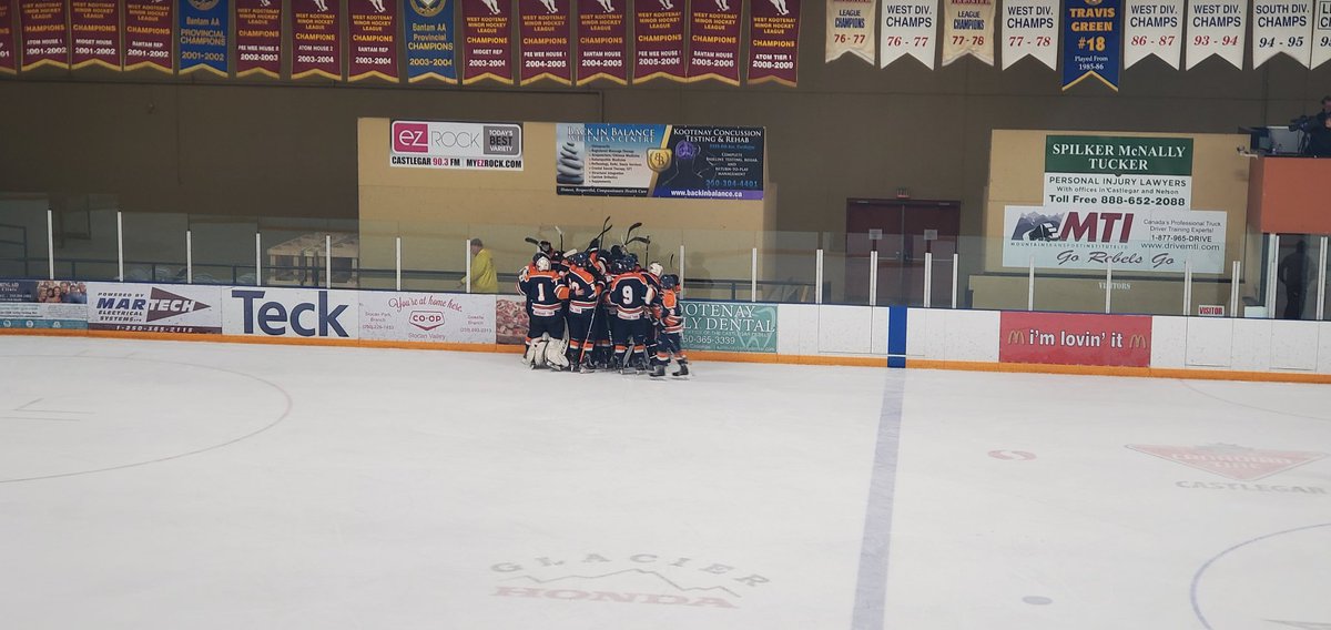 BVNitehawks's tweet photo. #SCOOOOOOORES!!! Anselmo grabs the loose puck and buries it!!!!! #Nitehawks win!! https://t.co/kOppkhc8I5