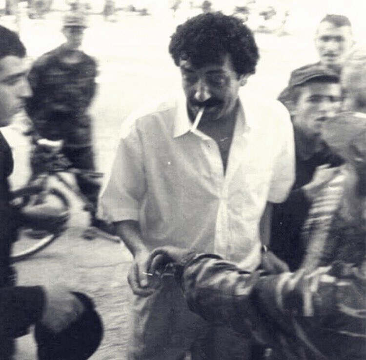 Pinarcetin__'s tweet photo. Kul kaderini yaşar, bahtında ne çıkarsa düşmez kalkmaz bir Allah, unutma sakın evlat. ...
#müslümgürses https://t.co/zskBC9GDwF