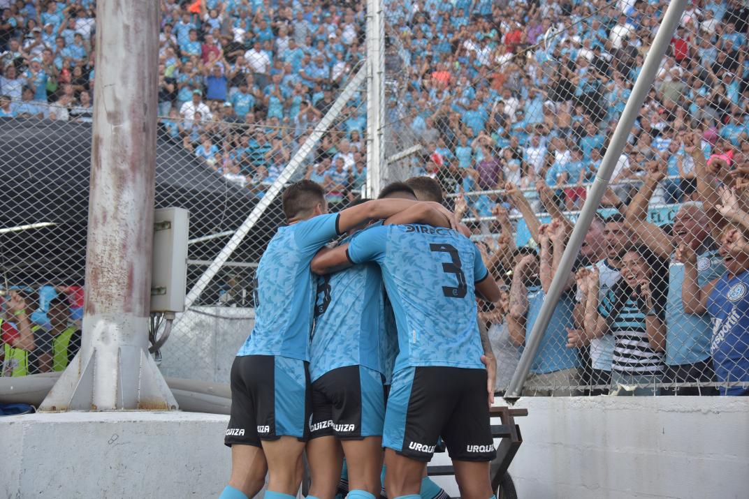 LaRaizdeCba_'s tweet photo. Hay un alegría que alimenta el alma de los cordobeses!

#Belgrano https://t.co/8nMGoH6YW3