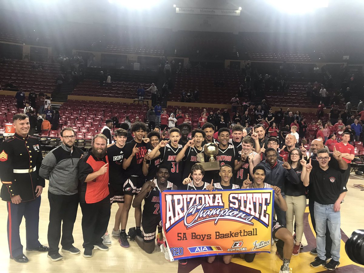 ihs_stu_co's tweet photo. 5A STATE CHAMPIONS! WE ARE SO PROUD OF YOU! @ihseagleshoops #IJBH 🦅❤️🚨🏀 https://t.co/WuwfEvfcld