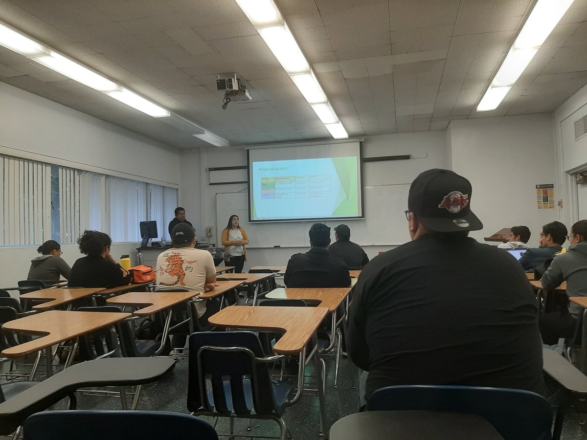 SHESSCalStateLA's tweet photo. Thank you to everyone that came to our second general meeting of the semester! Special thanks to Maria Avila for coming and speaking to us about her and Edison! 
#SHESS #shpe #CalStateLA #WeAreECST #region2 https://t.co/oNYsjgiSr4