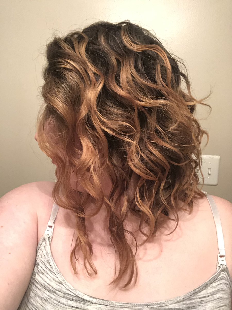 Silent_EyeD's tweet photo. My first good hair day since quitting devacurl. YA’LL THIS IS MY HAIR HOW GROWS FROM MY HEAD. I’m shook. https://t.co/5c7BytLCHJ