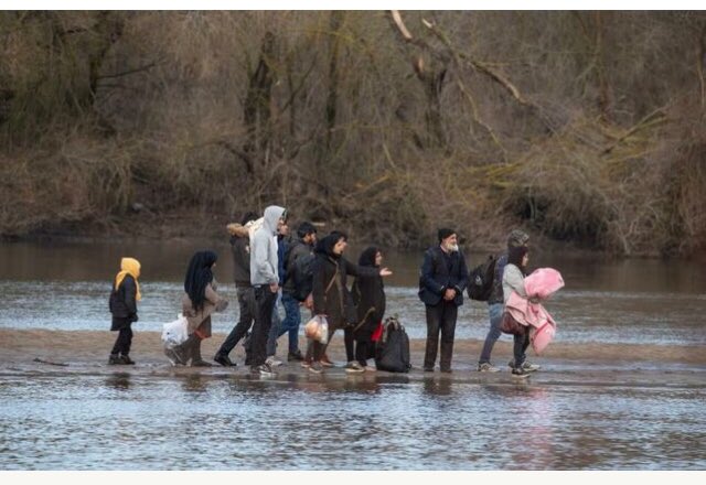 AbrefronterasGU's tweet photo. No es sólo racismo lo que Europa está haciendo en la frontera de Grecia con las personas refugiadas e inmigrantes ... es incumplir normativa internacional y derechos humanos. VergUEnza e indignación nos lleva a solidaridad... #guadasolidaria https://t.co/gUzFdJMMxf