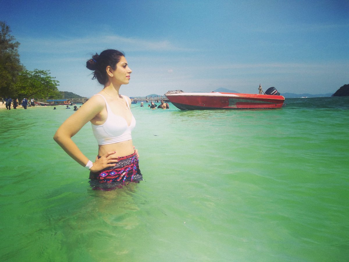 RJDeepika's tweet photo. Check my new Vlog at the best beaches of Malaysia #RJDeepika
Video link : https://t.co/JcN9RvcO8R
#TuesdayThoughts #tuesdayvibes https://t.co/Xs7QSQav6V