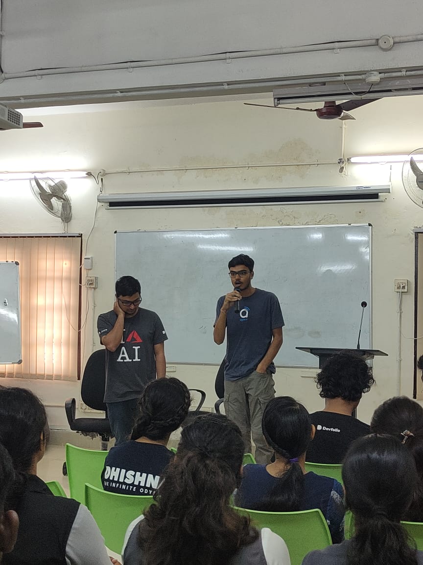 fossdot's tweet image. It was an amazing experience to organize the very first event of @TinkerHub CUSAT. We invited our alumnus @sanketsans97  to share his experience working at @BellLabs and his journey when he was in college. 
#TinkerHub @meharmp #TinkerDayX