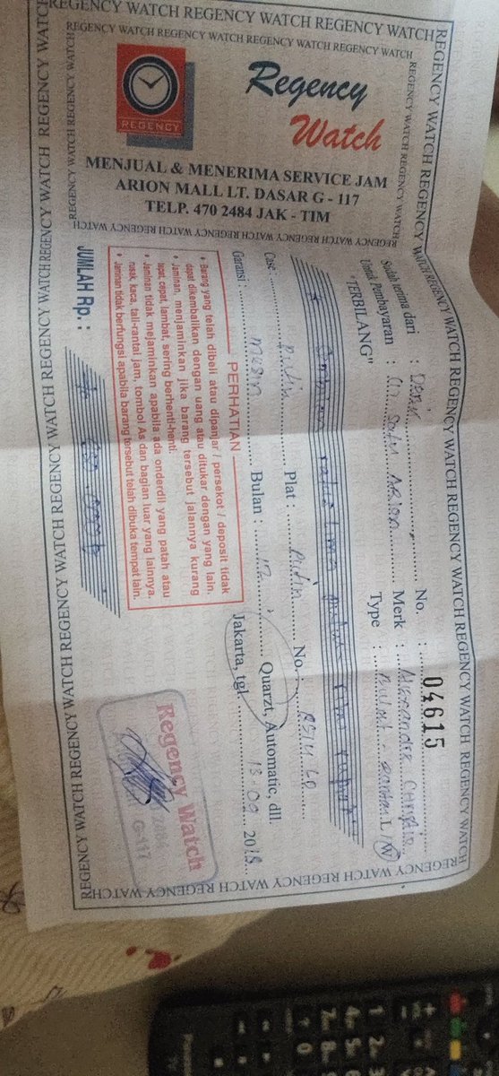 Angelia28Putri's tweet photo. Dijual jam tangan alexandre christie nya, asli cuman 600 rbu aj, masih bisa nego https://t.co/mdTJHHK6Z6