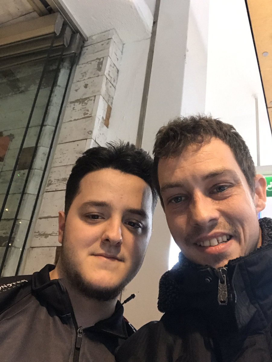 krelle1066's tweet photo. @skrapzg @kyle_darbs @wuskinz Outside Nando’s of course 😂 https://t.co/El2yeRN0oW