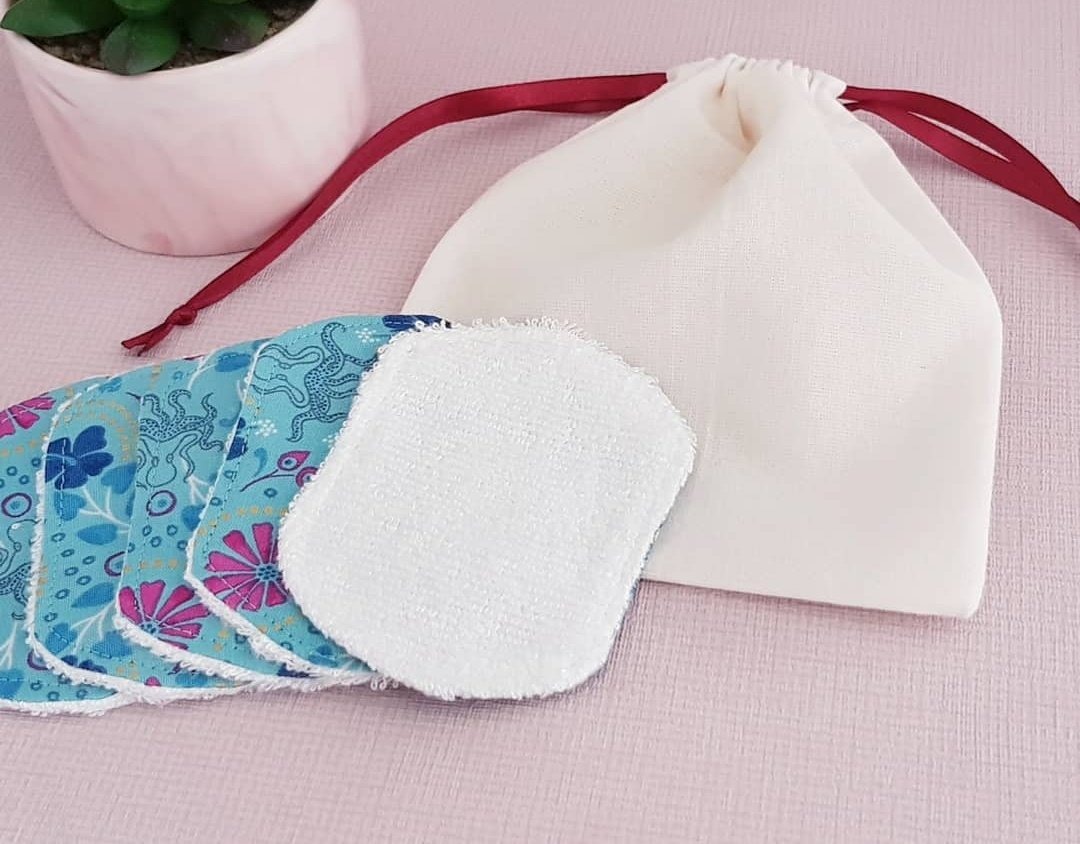 Set of 5 Reusable Face pads - an alternative to cotton pads for removing make up. An amazing idea which we can do something for our planet. A small help to our environment 💕💕 #handmadegifts #facepads #facewipes… 
etsy.com/uk/listing/782… pic.x.com/t29Hnc3QwD
