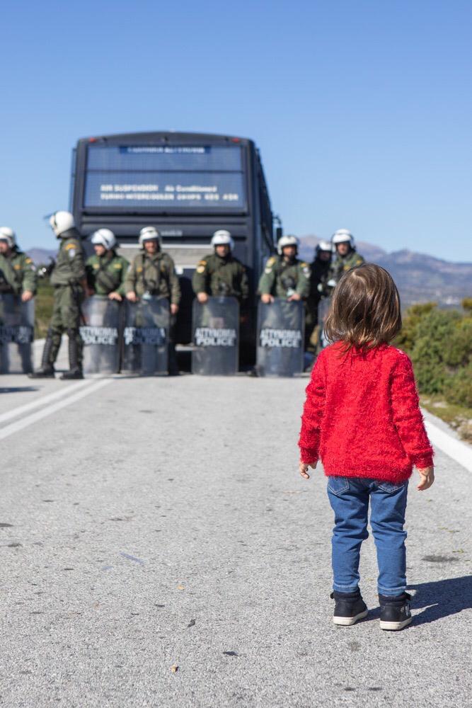 manginobrioches's tweet photo. Quando ci chiederanno: "Ma voi dov'eravate, mentre succedevano quelle cose in #Grecia?", diremo che cercavamo l'#amuchina per lavarcene le mani. https://t.co/38x5pLotqH