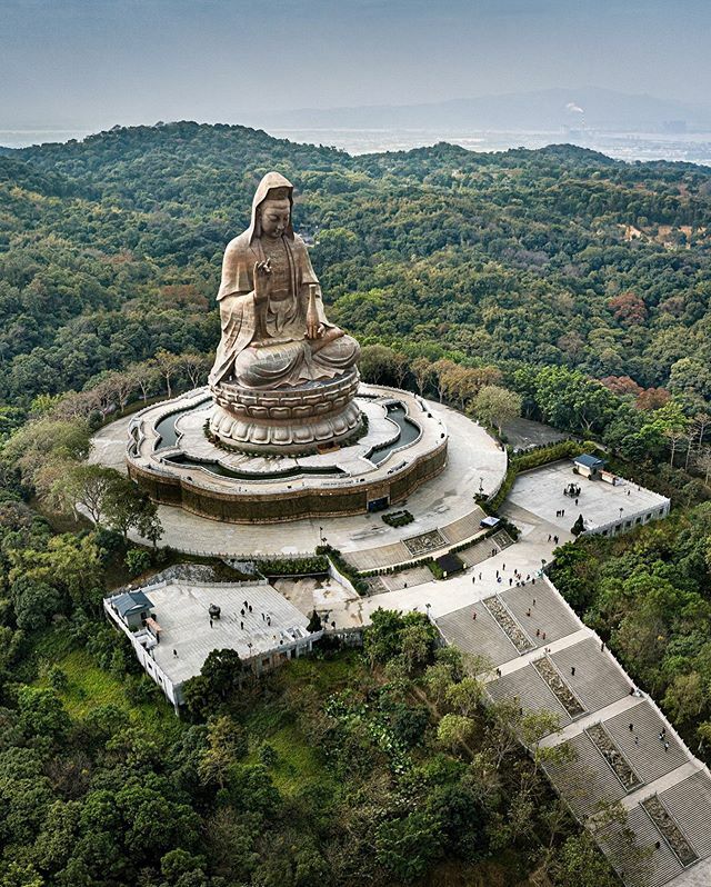 I think I am into huge statues these days! Another impressive example to add to my collection. 🏯🗿🌳 #wowplacestogo #jordhammondsundays #guardiantravelsnaps #fantastic_earth #lonelyplanet #destinosimperdiveis #beautifuldestinations #travelawesome #igworldclub #luxuryworldtrave…