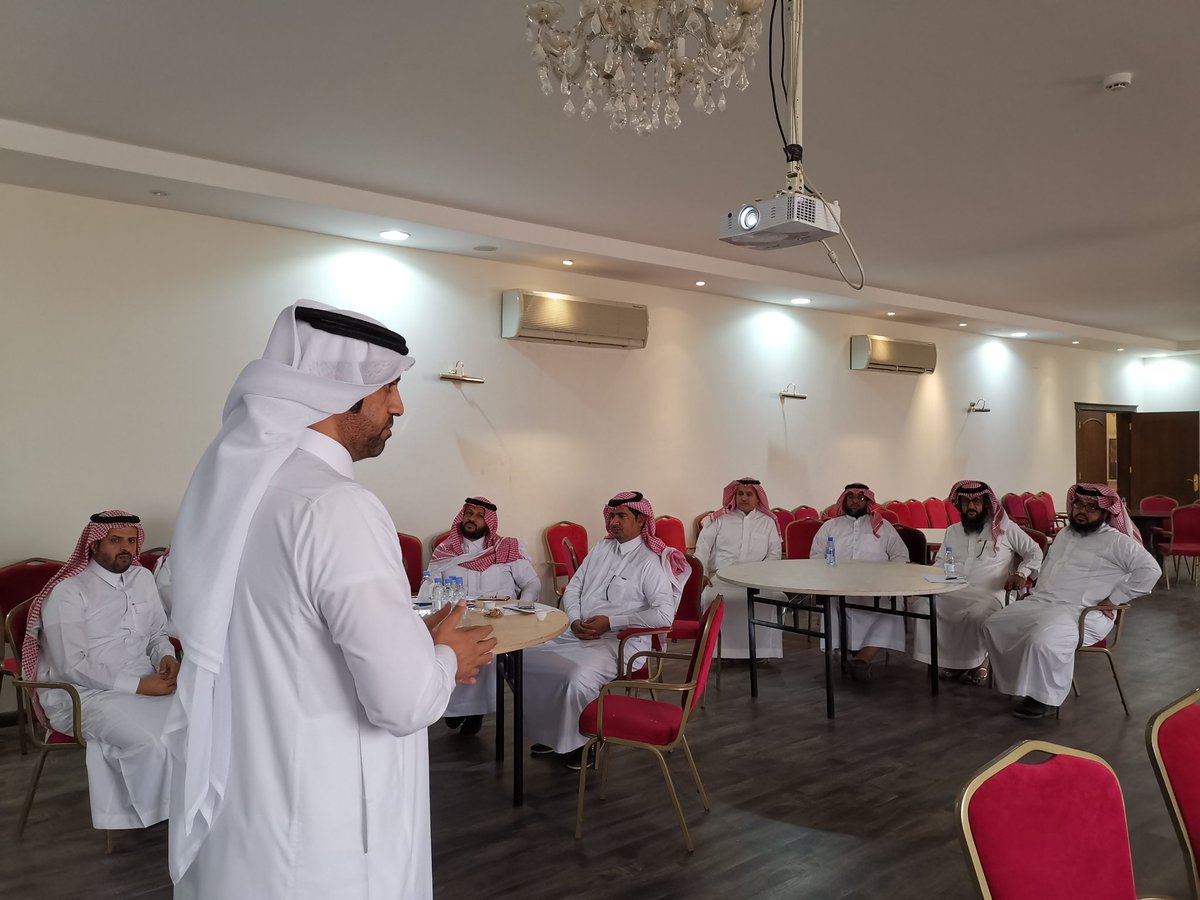 tatwer_b's tweet photo. وحدة تطوير المدارس تدرب 10 من قادة مدارس التوسع
على بناء الخطة التطويرية للمدرسة

مدير الوحدة أ.مقعد آل هيال يرحب بقادة المدرس وبداية انطلاق الدورة https://t.co/mFymvrsCTv