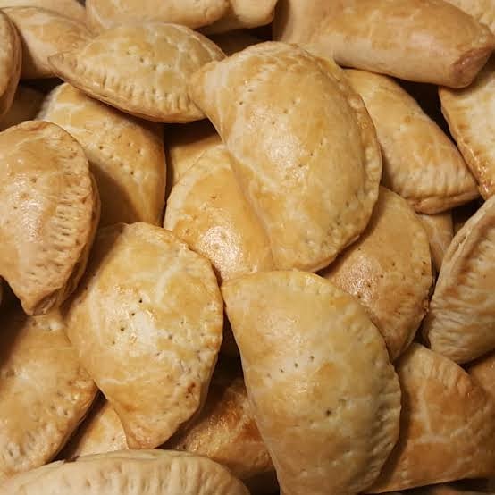 LauraKitchen9's tweet photo. Our meat pie is beef filled
#laurachops #smallchopsinwarri https://t.co/zICIgEeAzH