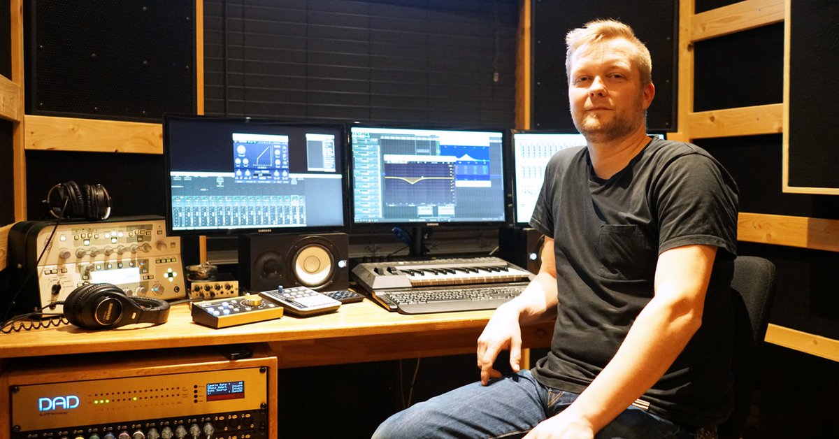 DigitalAudioDK's tweet photo. Frederik Rosenkjær does both studio and live sound, but common to both applications is an AX32 as the routing and conversion centerpiece, along with gear from Yamaha and KLANG:technologies. 😃👍 
Read story: https://t.co/1el0RRgv8X
#dadax32 #digitalaudiodenmark https://t.co/nL3xDLbyYW