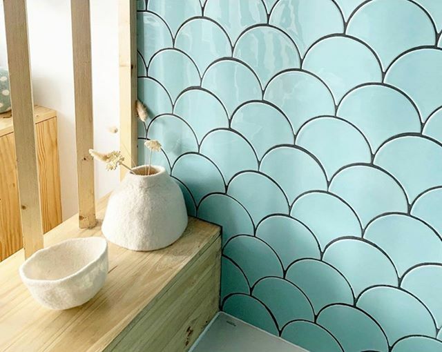 Normandy Ceramics (@ndyceramics) on Twitter photo Les Ecailles x Normandy Ceramics @lamaisonplume
Photo <a href="/laurebliss/">Laure Arnaudin</a>
#ecaille #carrelage #tiles #fishscaletiles #fishscale #carrelageecaille #lamaisonplume #ceramique #grès #faience #credence #salledebain #interiordesign #normandyceramics #labelepv #madei… ift.tt/39evzhY Les Ecailles x Normandy Ceramics @lamaisonplume
Photo <a href="/laurebliss/">Laure Arnaudin</a>
#ecaille #carrelage #tiles #fishscaletiles #fishscale #carrelageecaille #lamaisonplume #ceramique #grès #faience #credence #salledebain #interiordesign #normandyceramics #labelepv #madei… ift.tt/39evzhY