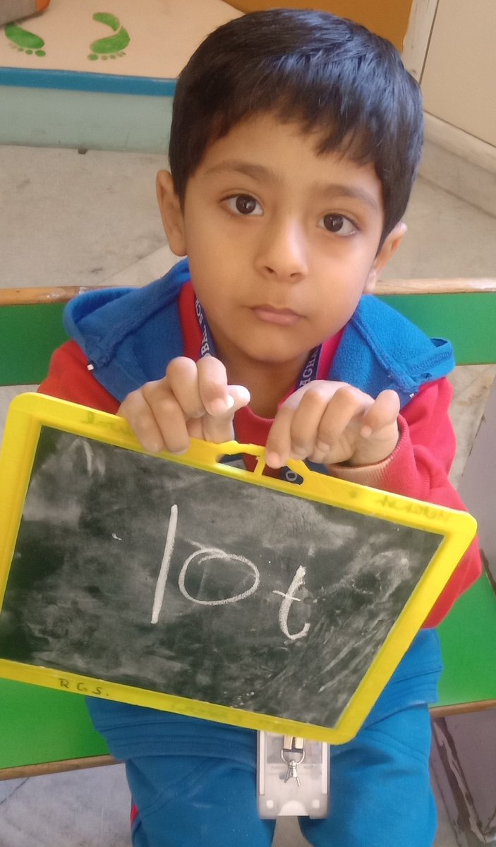 SujataPurkayas3's tweet photo. For many children practicing the ability to recognize sounds in words can make a big difference in how fast they learn to read.#blendingofsounds #threeletterwords #languageskills #readingwritingskills #rgsnoida #thebestschoolinNoida @supritichauhan https://t.co/oQtJ2yiU9f