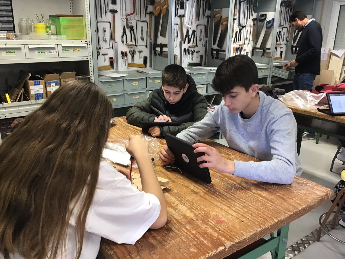 Perduts1's tweet photo. Empezando la última semana de proyecto💪🏻 #5EI @TICandTEACH @ticandtecno @TecnoJordi77 https://t.co/DrjTdkLCcJ