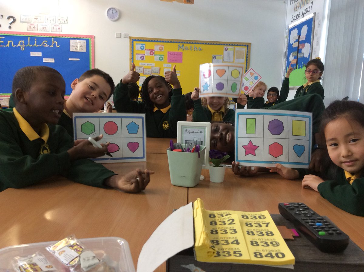 mflmps's tweet photo. Year 3 have started their new topic of ‘Les Formes’ in French today. 
#français #frenchisfun #whatsinthebag #bingo 
@SwansMPS https://t.co/gw4oZ8NiTS