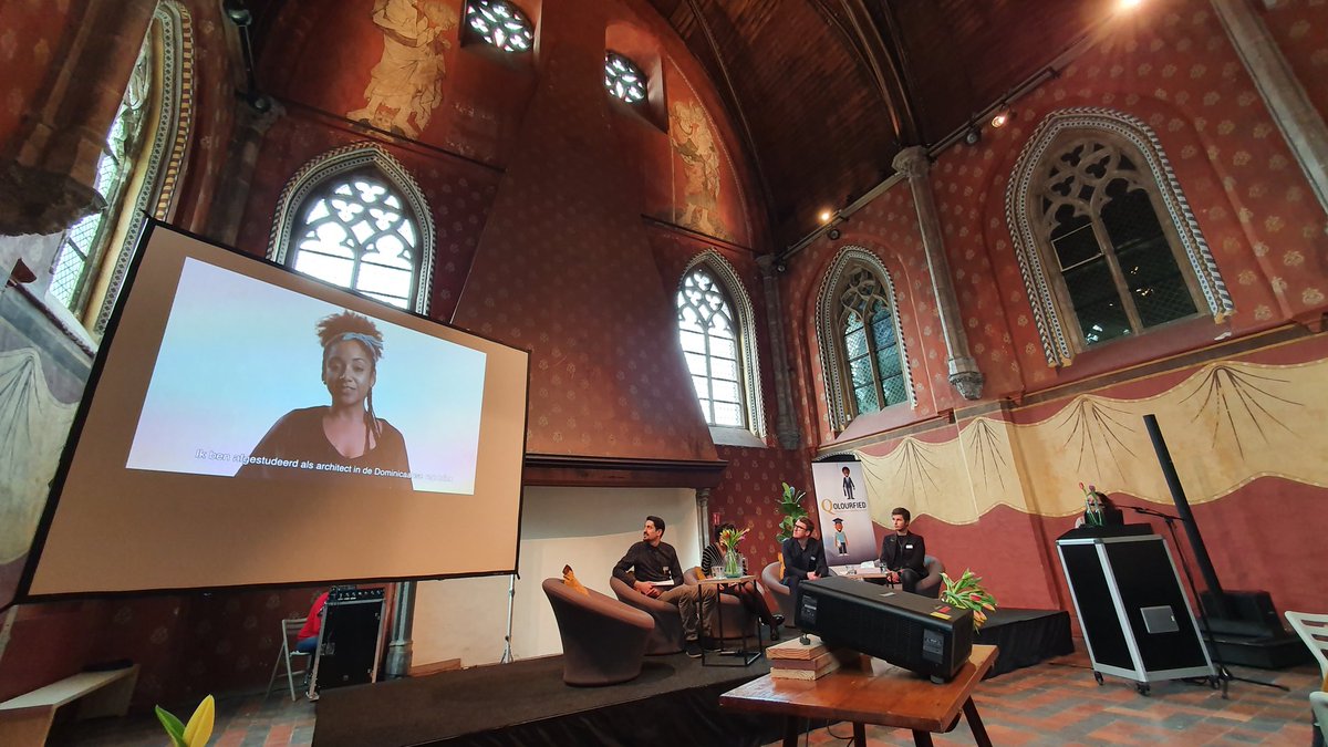 JorisWauters's tweet photo. 'Ik pak dat diversiteitsbeleid echt vast', zegt @BramVB op de sofa bij @INGentvzw. 'Zowel op de arbeidsmarkt, samen met de werkgevers, als bij @Stadgent zelf willen we een stevige stap vooruit zetten. Voor álle Gentenaars.' #gentwerkt #arbeidspact https://t.co/9i4rVgoMeO