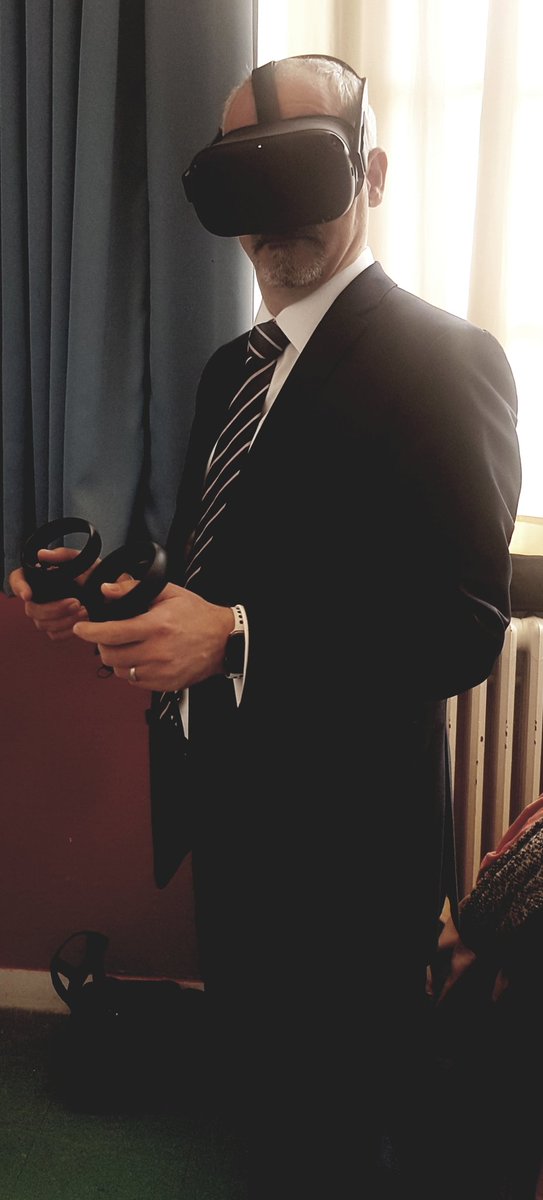 Douglas_Souchu's tweet photo. La réalité virtuelle 
s'empare à présent de @phibonneville 😁 #MonodElB https://t.co/n5A68xsD1u