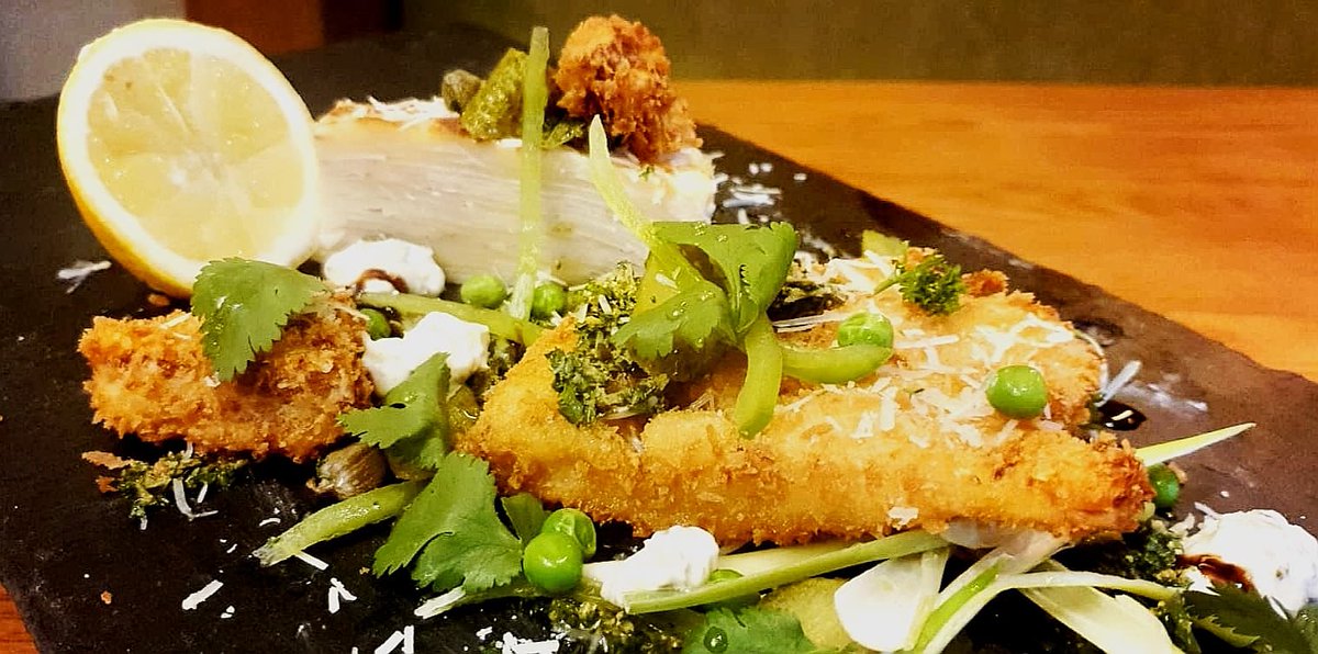 Breaded cauliflower escalope with potato &amp; celeriac dauphinoise, peas, spring onion &amp; romesco sauce.
Found only on our Mother's Day lunch menu.
Call: 01482652616 to book!
#FigsBrasserie #Foodie #Localfood #Yorkshire #Yorkshirefood #WillerbyManor #Mothersday