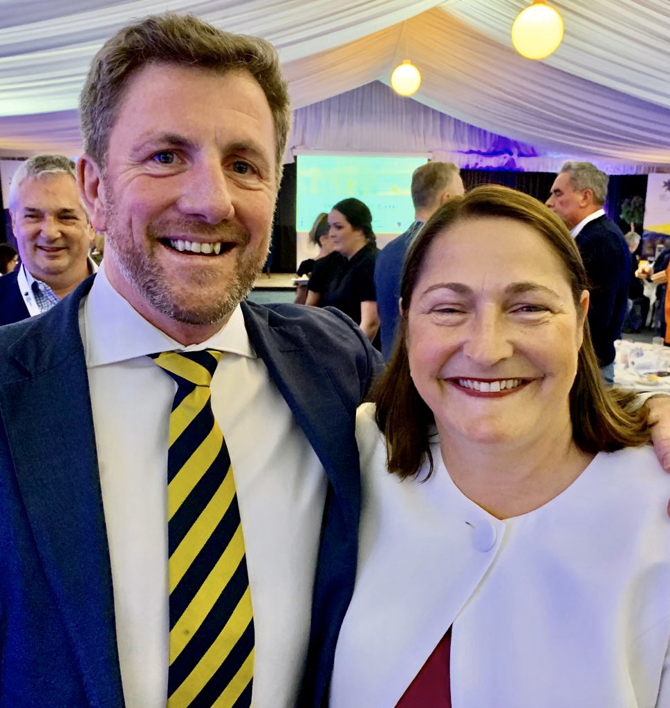 fiboydphillips's tweet photo. Thanks to @AusChamber for #BackingTheBush and bringing your wonderful event to Batemans Bay 👏👏 Lovely to hear from RFS Commissioner Shane Fitzsimmons and see local businesses chambers and many guests. Thank you #LoveTheBayBB 💕 https://t.co/kUb7PagLia