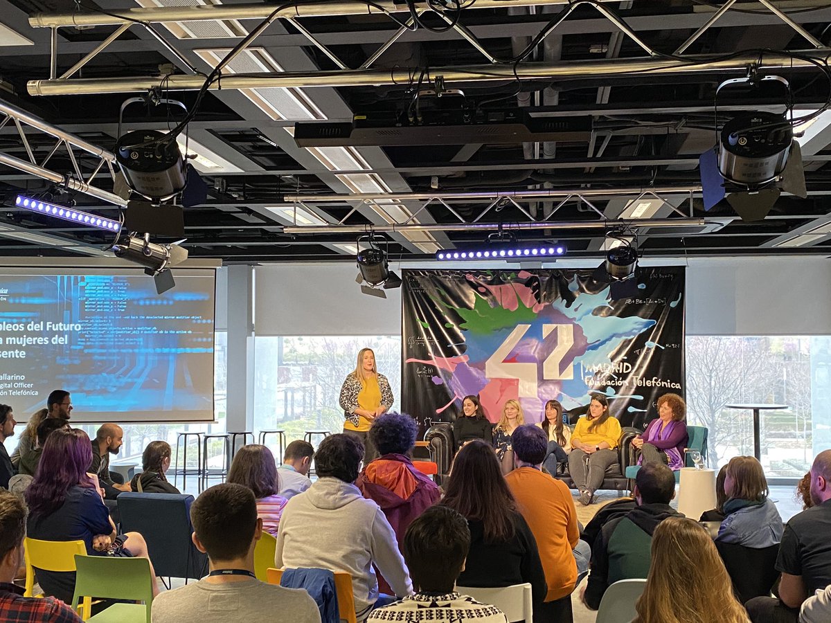 “Empleos del futuro para mujeres del presente” en el campus de 42Madrid, iniciativa de <a href="/fundacionTef/">Fundación Telefónica</a> .

Las mujeres clave del proyecto Orientador Profesional Virtual de Fundación Telefónica basado en un #chatbot 

#fundaciontelefonica #everis  #STEM