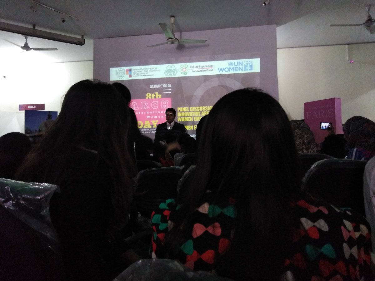 Minahilsultan3's tweet photo. #iwd2020 ambassadors meeting at kannaird College for women #kclcd #togetherWeraise #generationalequality #ppif https://t.co/7TRfdQXuXH