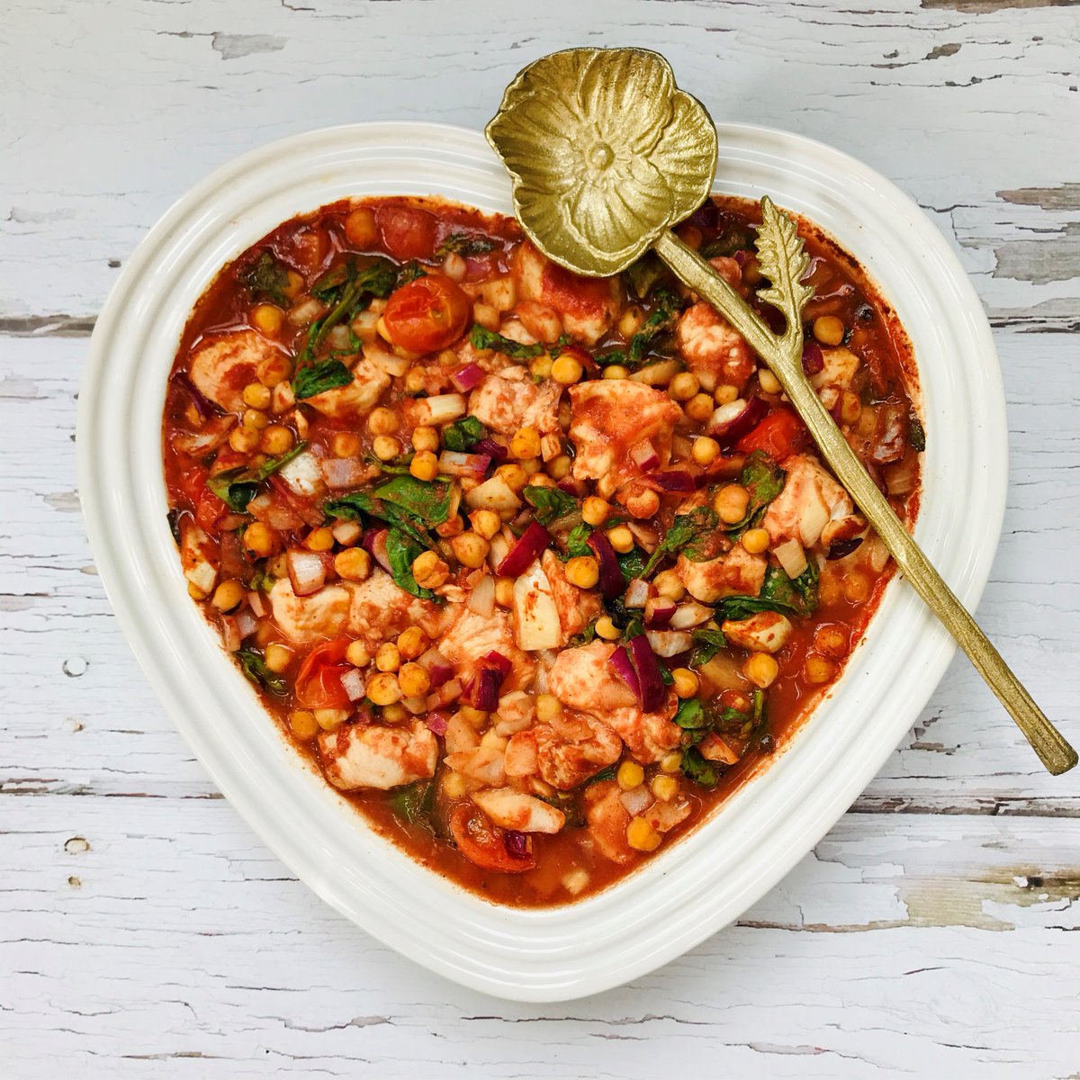 carolbowenball's tweet photo. Mid-week meals should be faff-free! This Moroccan chicken one simply needs a little chop, mix and bake for a high protein meal. Recipe on https://t.co/p7uxzq4drb #bariatriccookery #retuntoslender #thebariatricbible #wlsrecipe #bariatriccommunity #wlslife #etrightwitheverybite https://t.co/5sxi1OpOzS