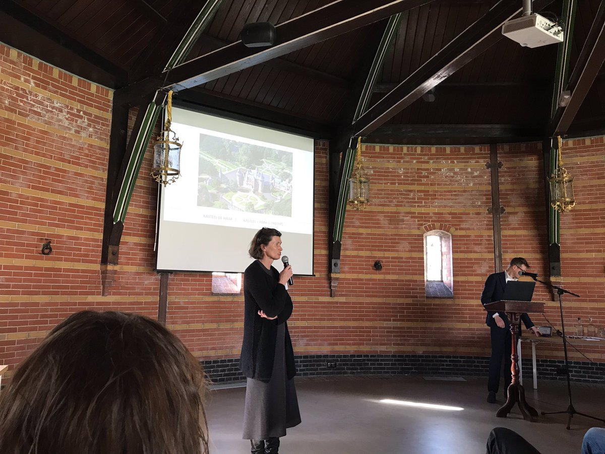 Code49Community's tweet photo. Inspiratiesessie #retail en #horeca in #duurzaam #erfgoed van #Code49 aftrap door @anettadejong van @kasteeldehaar en Arjan van der Bliek https://t.co/eyWgsD0fG6