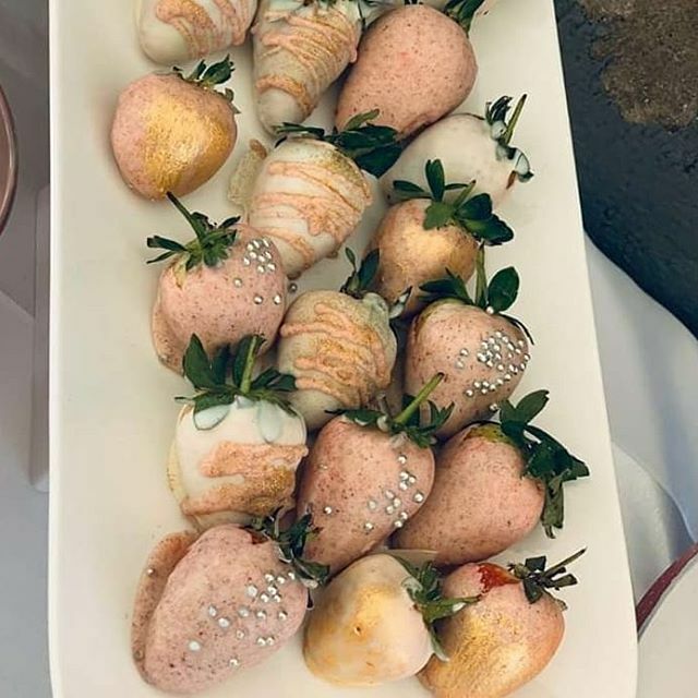ImpiloMagnified's tweet photo. Strawberries anyone? .
.
.
.
.
.
.
.
.
.
.
.
.
.
.
.
.
.
.
#saturday #blackgirlmagic #finest #mzansi #sandton #beauty #foodporn #pizza #desert #dinner #breakfastideas #desert #foodofinstagram #instafood #freespirit #wine #mommylife #instagood #photoofthe… https://t.co/W4hxjf9WH4 https://t.co/x3SYZMxMya
