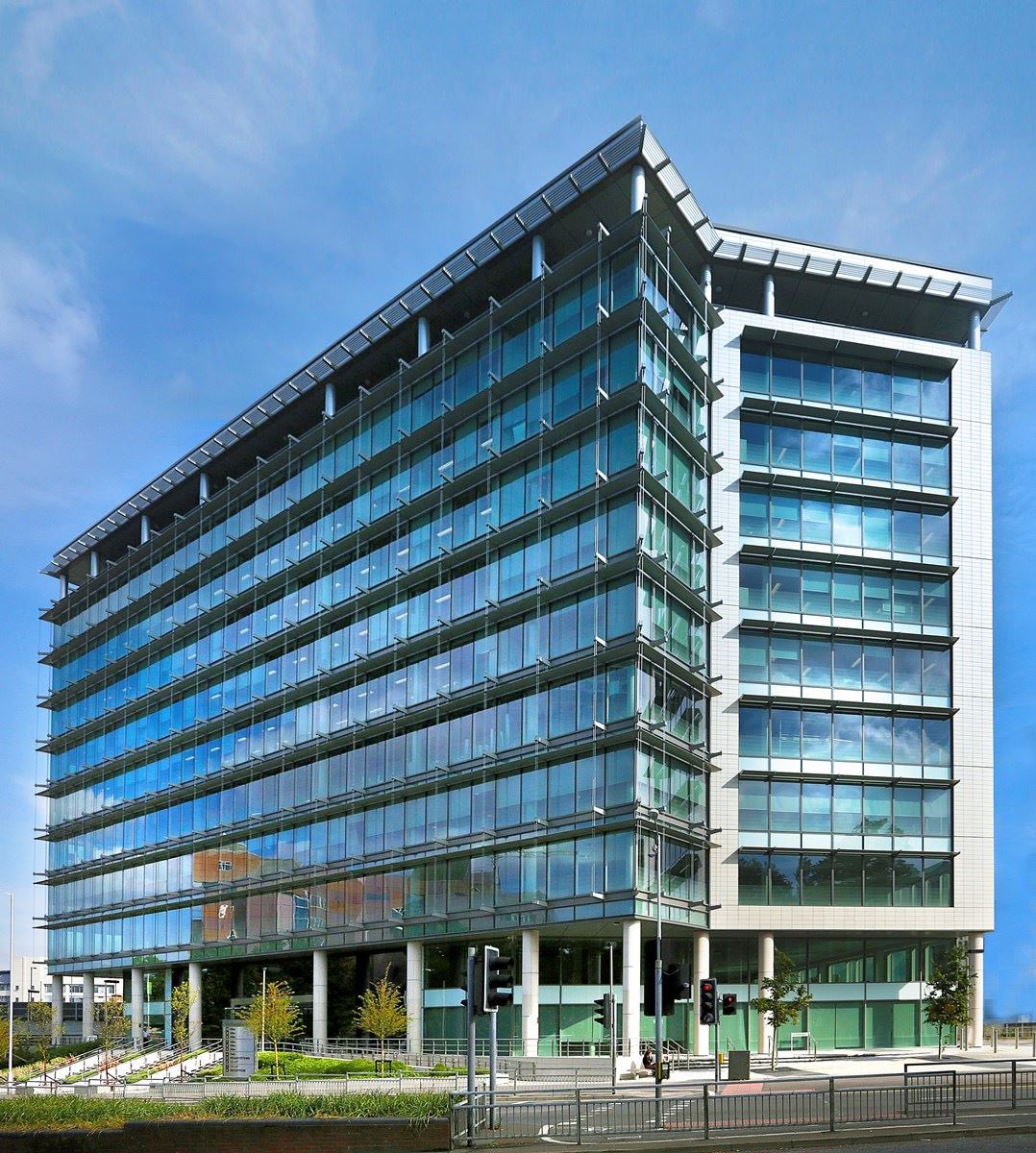 Congratulations Ozone for securing a refurbishment contract with Prudential Properties at the prestigious Forbury Place. #officerefurbishment #OfficeSpace #officedesign