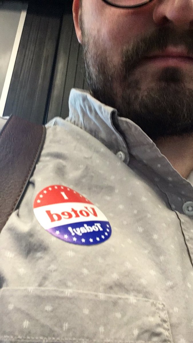 twilk93's tweet photo. Who you settling for? Who better for you than the boi- huh? #MAForBernie #Bernie #mapoli https://t.co/xNhdx0xV5P