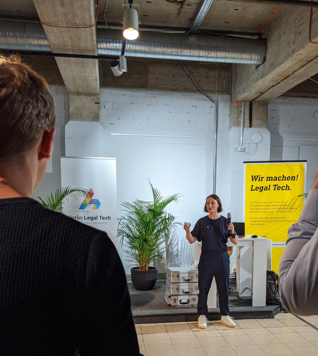 UuMacher's tweet image. @UuMacher war drei Tage bei der berlinlegal.tech/2020/ vor Ort, um am Hackathon, in Workshops und der Konferenz mitzuwirken. 
Das Legal Tech-Netzwerk u.a. mit @legaltechcenter hat uns angespornt die Weichen für unsere Legal Tech-Zukunft zu stellen! #legaltech #hackinglaw