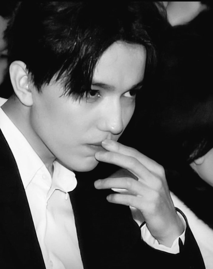 kv2405's tweet photo. #FelizMartes
#DIMASHJUSTPHOTO 
#Dimash #DimashKudaibergen
🥰♥️🔥 https://t.co/UoePzgwrZt