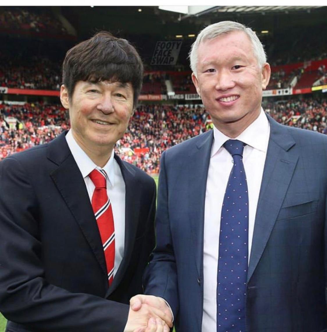 Evra's tweet photo. SIR JI SUNG FERGUSON PARK 🔥🔥🔥😂🤣😂 I’m crying ... sorry boss !! 😂😂 #ilovethisgame #positive4evra https://t.co/W1SP7f7UWs