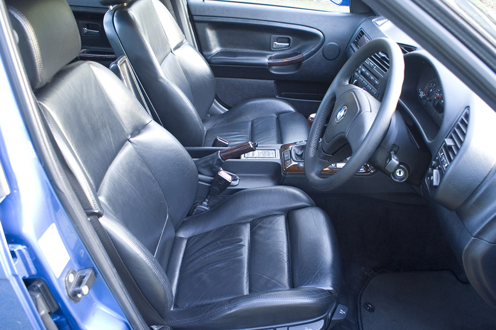 collectingcars_'s tweet image. *LIVE AUCTION*

This BMW M3 (E36) Evolution Saloon is an outstanding and award-winning example of the breed, presented in a striking factory colour and benefiting from extensive restoration work.

Details: collectingcars.com/for-sale/1996-…