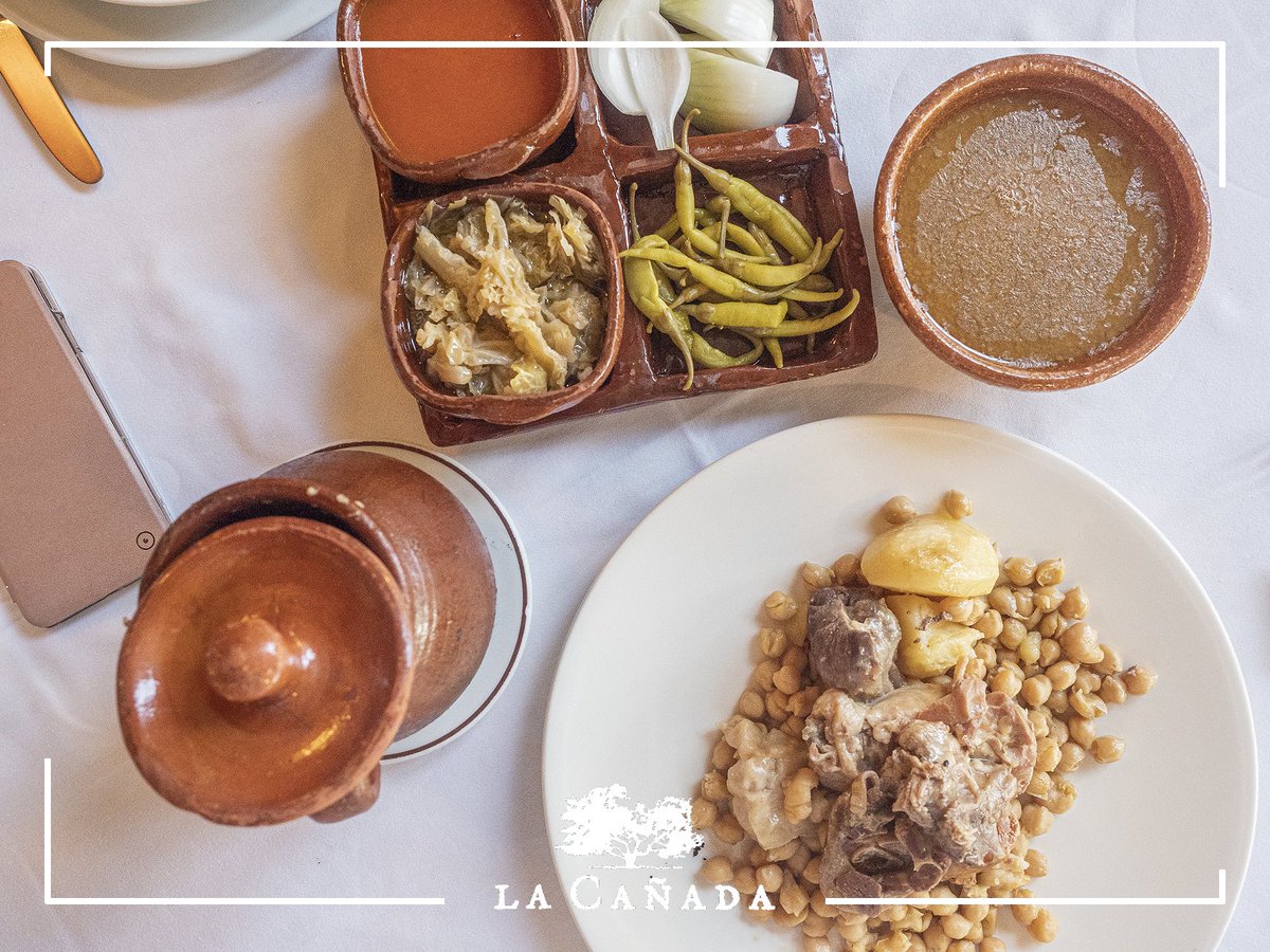 rtelacanada's tweet photo. 🍽 En un día frío y desapacible, nuestra mejor opción es un buen #cocidomadrileño calentito para entonar cuerpo y alma. ¿Te animas?

#boadilladelmonte #comerenmadrid #restaurantesmadrid #cocinatradicional https://t.co/0sWC9kOhWU