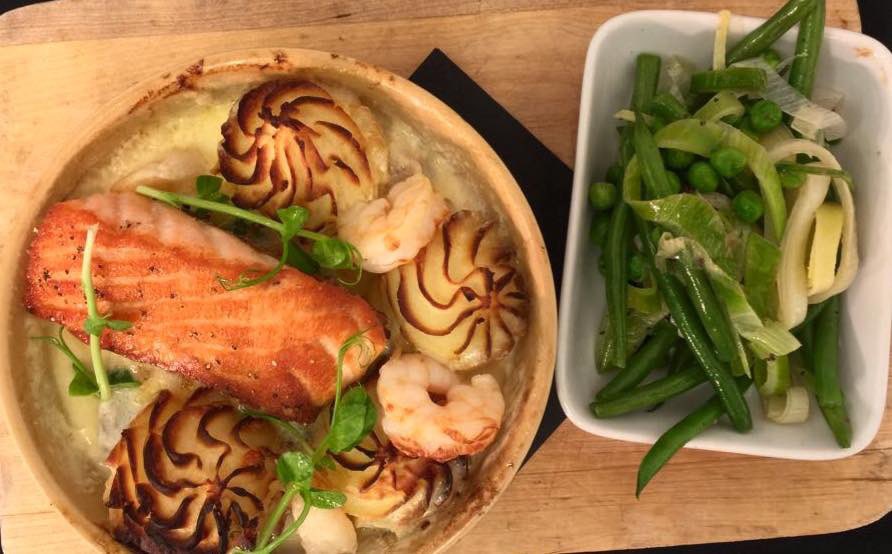 The_Tiger_Inn's tweet photo. @BritishPieWeek is in full swing at the Tiger! 🥧 🐯
Some yummy choices:
🥧Steak & Ale Pie
🥧’Inside Out’ Chicken, Ham & Wild Mushroom Pie
🥧Lamb Shepherds Pie
🥧Fish Pie
Happy Tuesday! #BritishPieWeek #Foodie #Harrogate #tigerinn 🐯 https://t.co/2trnJlkaFh