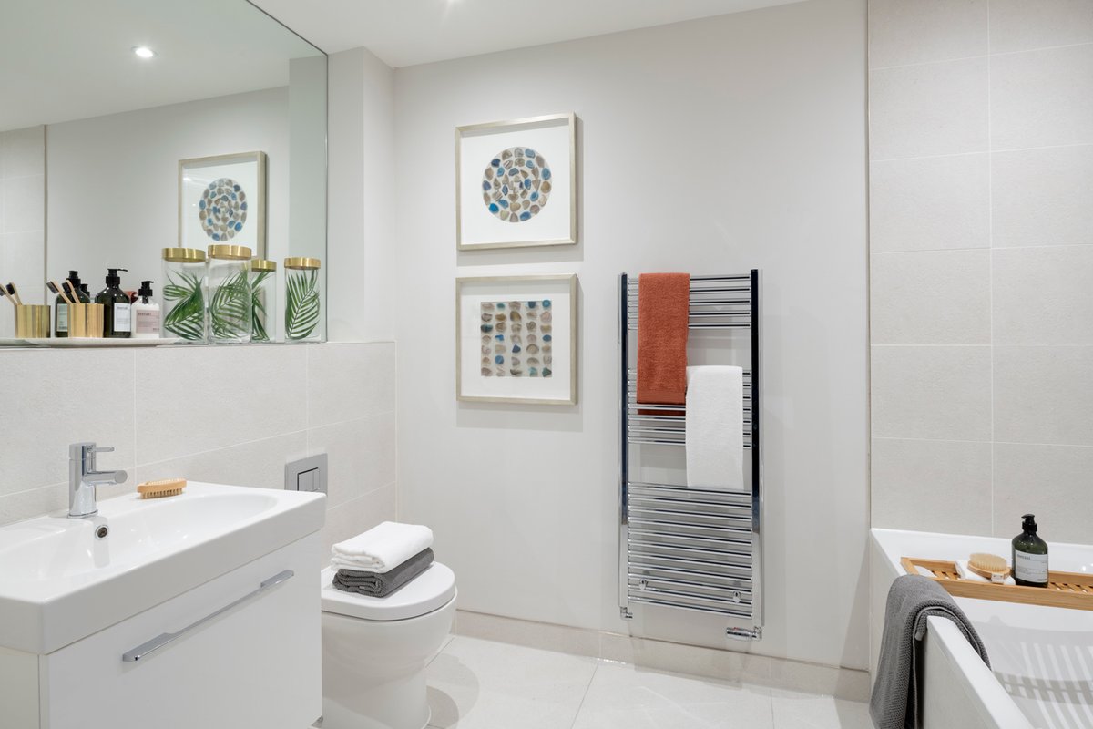 :::NEW TO MARKET:::
Located in the thriving market town of Royal Tunbridge Wells, highly specified 1 and 2 bedroom apartments at Goods Station Road are available to view by appointment only soo.nr/GOkg 🏡 🛋9A-9G Tunnel Road, Tunbridge Wells TN1 2BT #brookworthhomes